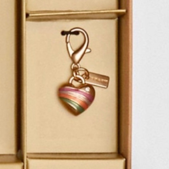 NWT Coach Boxed Corner zip Wristlet with Chrams - Picture 3 of 11